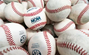 A estrela dos Longhorns, Casey Borba, ganhou reconhecimento do Baseball America