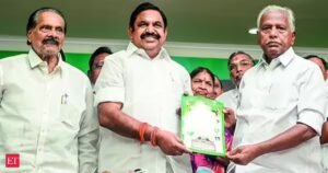 AIADMK divulgou a primeira lista de 23 candidatos para as eleições para a assembleia de Tamil Nadu