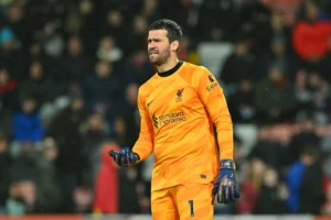 Alisson Becker elogia companheiro de equipe ‘especial’ do Liverpool