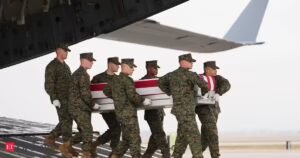 As mortes na guerra no Irã reviverão a complicada história de Trump com sacrifícios militares