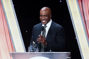 Barry Bonds supostamente se juntou à Netflix como analista da MLB para a temporada de 2026