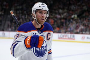 Chris Pronger aplaude Connor McDavid, mas se preocupa com os Oilers