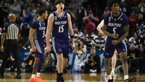 Conheça os estudantes de radiodifusão da High Point University que se tornaram virais durante a virada do primeiro turno do March Madness