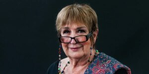 Dame Jenni Murray morreu aos 75 anos enquanto homenagens à apresentadora do programa Woman’s Hour da BBC Radio 4.
