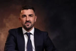 David Villa regressa ao Atlético Madrid numa nova função