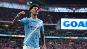Dois gols de Nico O’Reilly ajudam o Manchester City a vencer o Arsenal enquanto Pep Guardiola estabelece o recorde da Copa Carabao