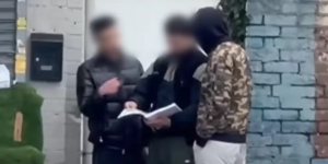 Durante a nova epidemia, lojas ilegais de vapor foram apanhadas, dando vapor grátis a crianças em troca de favores sexuais