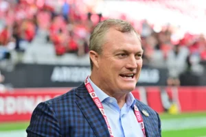 GM do 49ers joga água fria na ideia de agente livre favorita dos fãs