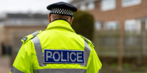 Incidentes de ódio não criminosos foram oficialmente cancelados porque a polícia ordenou a captura de criminosos em vez de investigar os tweets