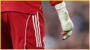 ‘Infortúnio mais cruel’ quando o atacante do Liverpool sofre uma lesão devastadora na noite de segunda-feira