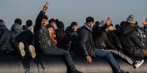 Milhares de requerentes de asilo estão a ser deportados antes de poderem fazer reivindicações infundadas em matéria de direitos humanos