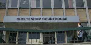 Mulher de Gloucester escapa da prisão depois que o advogado culpa a saúde mental por £ 70.000 roubados do DWP