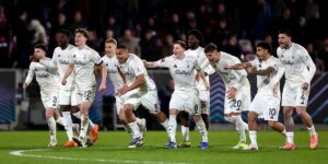 O Nottingham Forest venceu nos pênaltis e chegou às quartas de final da Liga Europa, apesar de focar na Premier League