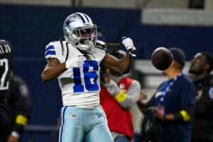 O ex-wide receiver dos Cowboys anunciou uma aposentadoria inesperada