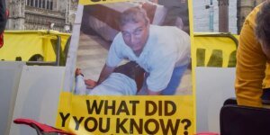 O protesto de Andrew foi recebido pela realeza no serviço religioso do Dia da Commonwealth