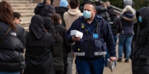 O surto de meningite em Kent “provavelmente aumentará” nos próximos dias, alerta UKHSA