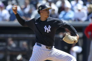 Os Yankees derrubaram os arremessadores Carlos Lagrange e Angel Chivilli