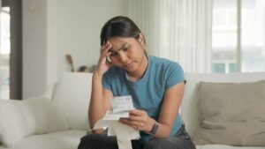 Os altos preços do gás e a guerra no Irão estão a ter um enorme impacto na confiança do consumidor americano