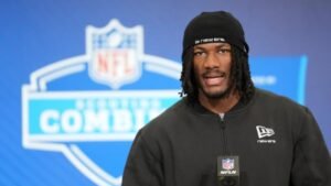 Patriots hospedam OLB subdimensionado nas primeiras 30 visitas preliminares, primeira escolha projetada