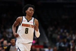 Peyton Watson, do Nuggets, deve retornar de uma distensão no tendão da coxa no domingo contra o Trail Blazers