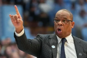 Por que Hubert Davis foi demitido? Carolina do Norte diz que ‘deve seguir em frente’