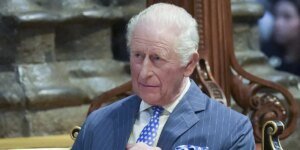 Rei Carlos mantém ‘conversações estratégicas para proteger a estabilidade da monarquia’