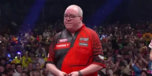 Stephen Bunting ‘muito machucado’ após partida ‘destruída’ pelos fãs enquanto adversário pede desculpas
