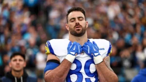 TE Tyler Higbee e Rams concordam com contrato de dois anos