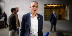 Tim Davie consegue o primeiro papel após mandato polêmico na emissora nacional