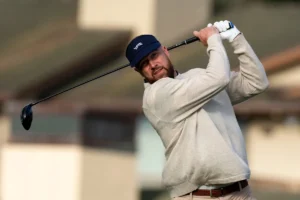 Travis Kelce apoia a Liga de Golfe do Amanhã da lenda do golfe Tiger Woods