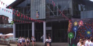 A Universidade de Durham foi acusada de “discriminação anti-branca” depois que estudantes asiáticos foram admitidos com notas mais baixas