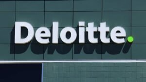 A contabilidade das Quatro Grandes está escolhendo a inteligência artificial em vez dos humanos, cortando benefícios e contratações