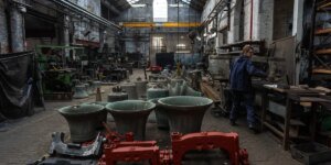 A deficiência está custando a quase METADE dos operários o acesso aos equipamentos enquanto a indústria britânica sofre, alerta think tank