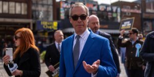 A reforma protegerá assentos em toda a Grã-Bretanha após a demissão de dois vereadores