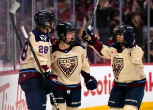 Abstreiter faz 39 defesas, Victoire vence Charge por 3 a 0 para liderar a PWHL