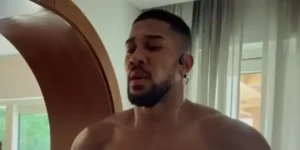 Anthony Joshua envia uma mensagem enigmática para Tyson Fury poucos dias depois de levar um soco brutal no rosto