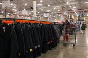 As vendas no varejo nos EUA aumentaram em março após o aumento dos preços da gasolina