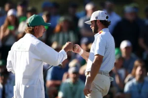 Cameron Young ataca cedo e tarde para dividir a liderança do Masters