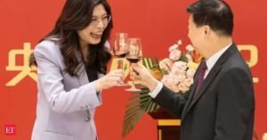 China retomará alguns laços com Taiwan após visita de líder da oposição