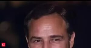 Citação do dia de Marlon Brando sobre empatia: Citação de Marlon Brando: ‘Não vejo ninguém como mau. Quando você começa a ver as pessoas como más, você entra…’ – ator vencedor do Oscar de On the Waterfront e Poderoso Chefão sobre lições de vida sobre empatia, atitude sem julgamento e como entender melhor as pessoas