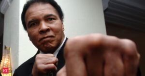 Citação do dia de Muhammad Ali sobre a idade: Citação do dia de Muhammad Ali: ‘Idade é tudo o que você pensa que é. Você tem a mesma idade que tem…’ – Boxer e Mensageiro da Paz da ONU Este conselho mudará a maneira como você pensa sobre o envelhecimento.