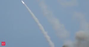 Conflitos no Estreito de Ormuz: a guerra entre os EUA e o Irã leva a avanços na tecnologia militar de Teerã? Explicador sobre munições não detonadas, diplomacia, linhas vermelhas e riscos renovados de combate