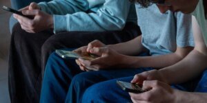 Dois terços dos adolescentes britânicos terão problemas de saúde mental até 2030