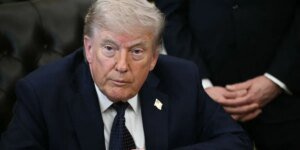 Donald Trump cancelou uma viagem dos EUA ao Paquistão às 11 horas, enquanto as negociações de paz com o Irã se transformavam em caos