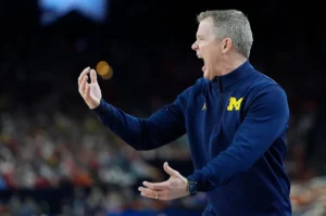 Dusty May retirou-se oficialmente da busca de coaching da UNC