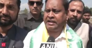 Eles vão responder no HC: Kabir, o homem que chora conspiração depois que ‘vídeo de picada’ postado pelo Congresso Trinamool se torna viral