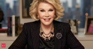 Joan Rivers: Citação do dia de Joan Rivers: ‘Você sabe que atingiu a meia-idade quando seu médico avisa você em vez da polícia.’ Lições sobre idade, saúde e felicidade do famoso artista americano