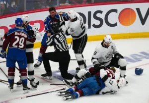 Landeskog empata o jogo 2 em 1-1 faltando 3:35 para o fim, Avalanche e Kings vão para a prorrogação