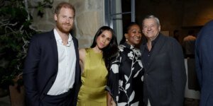 Meghan Markle dá as mãos à esposa do CEO da Netflix enquanto os Sussex partem para a separação profissional