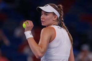 Mudança de destaque: Elena Rybakina sai enquanto os substitutos são montados